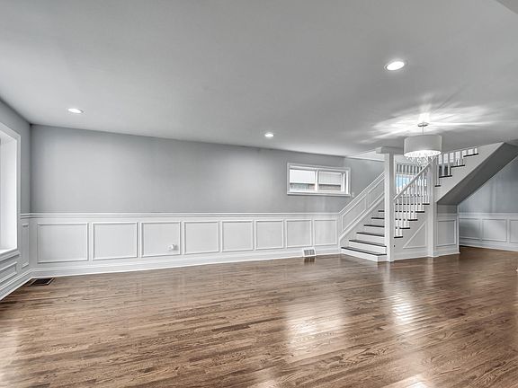3rd image of 5604 S McVicker Ave