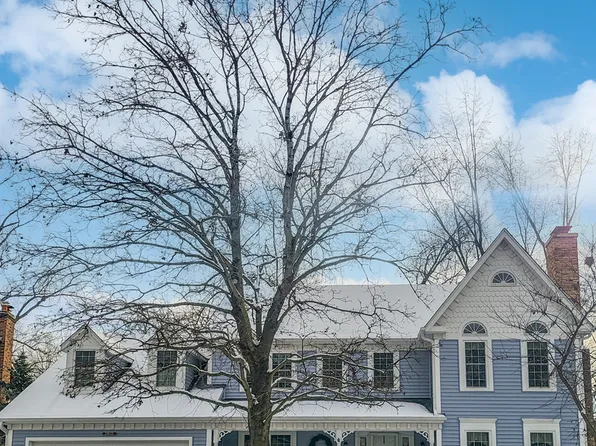 25W735 White Birch Ct, Wheaton, IL 60189