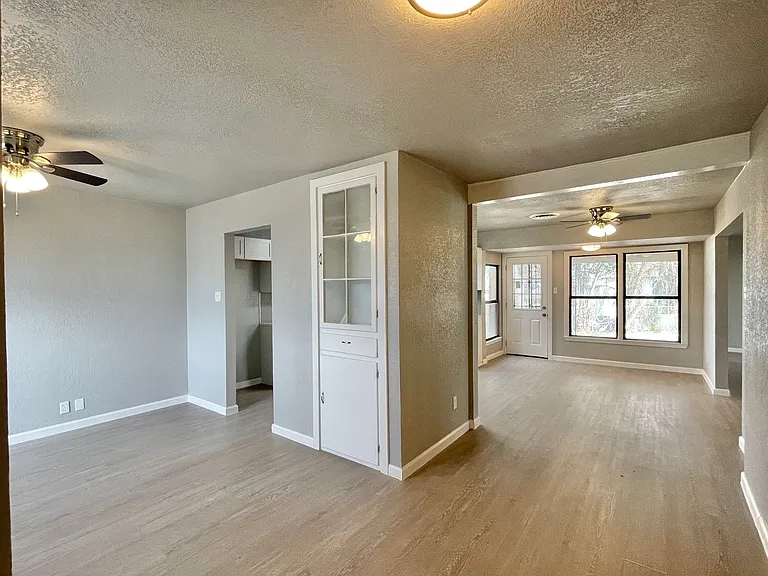 302 Washington St — Photo 23