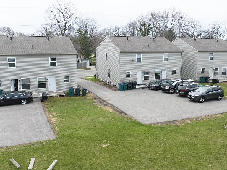 925 Burcham Dr — Photo 20