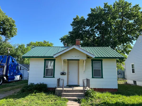 915 E 7th St, Hastings, NE 68901