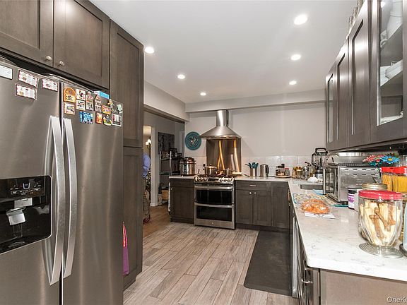 5th image of 8015 Little Neck Parkway