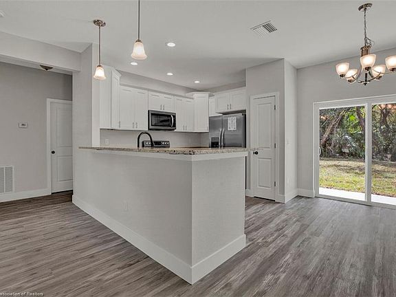 5th image of 3523 Dolphin Dr