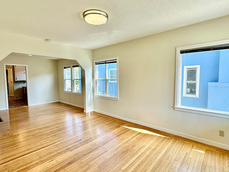 1426 Liberty St — Photo 3
