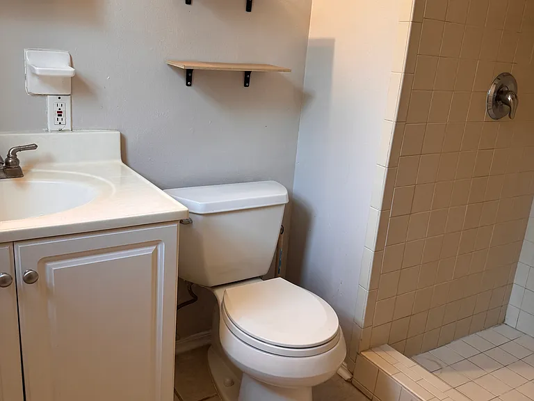 1951 N Meridian Rd #6 — Photo 10