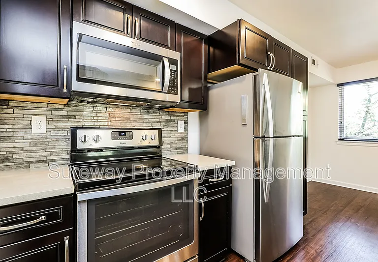 806 Gregorys Way — Photo 6