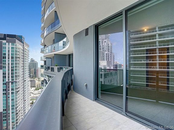 5th image of 1000 Brickell Plz Unit 3809