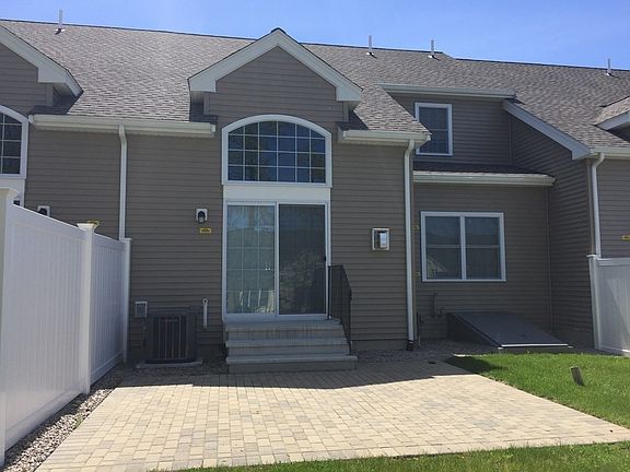 3rd image of 123 Terry Ln #2