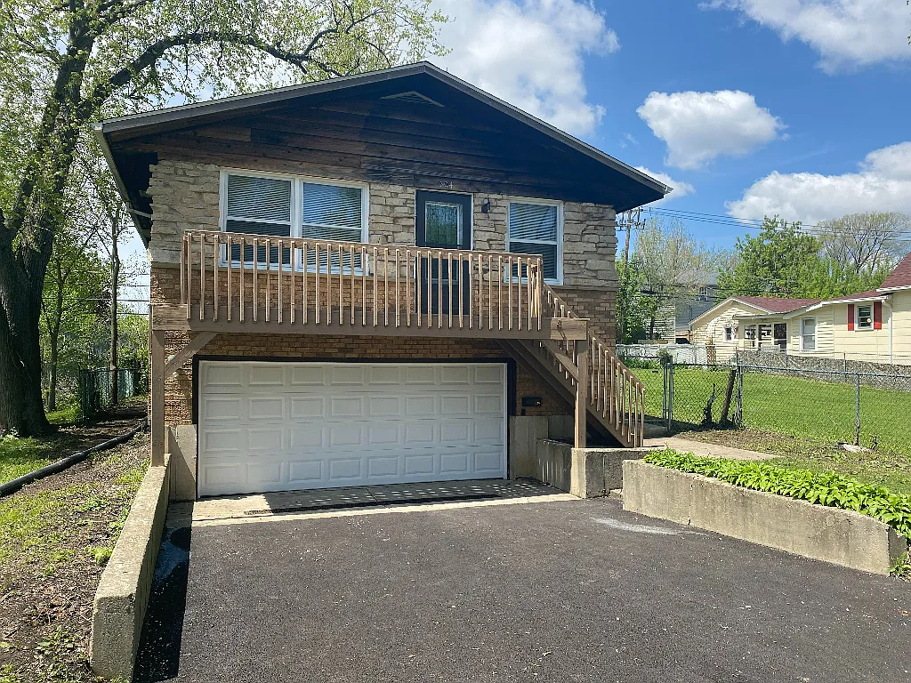 504 Brierhill Dr photo 1