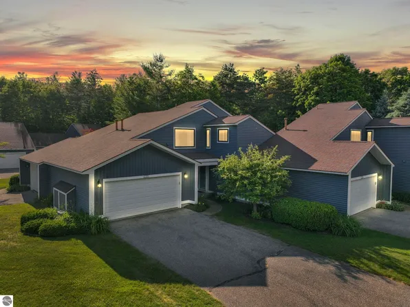 155 N Shore Dr W #22, Cadillac, MI 49601
