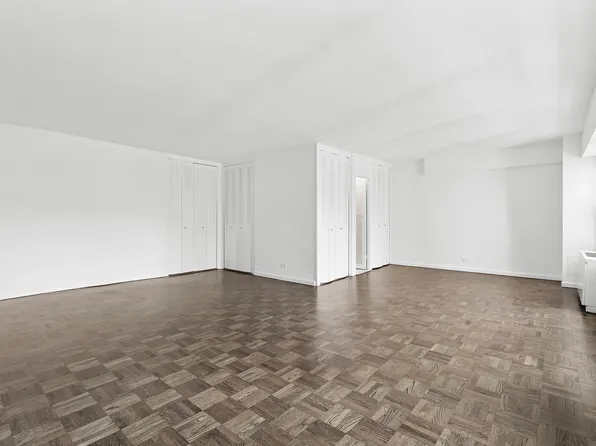 118 East 60th Street image 3 of 5