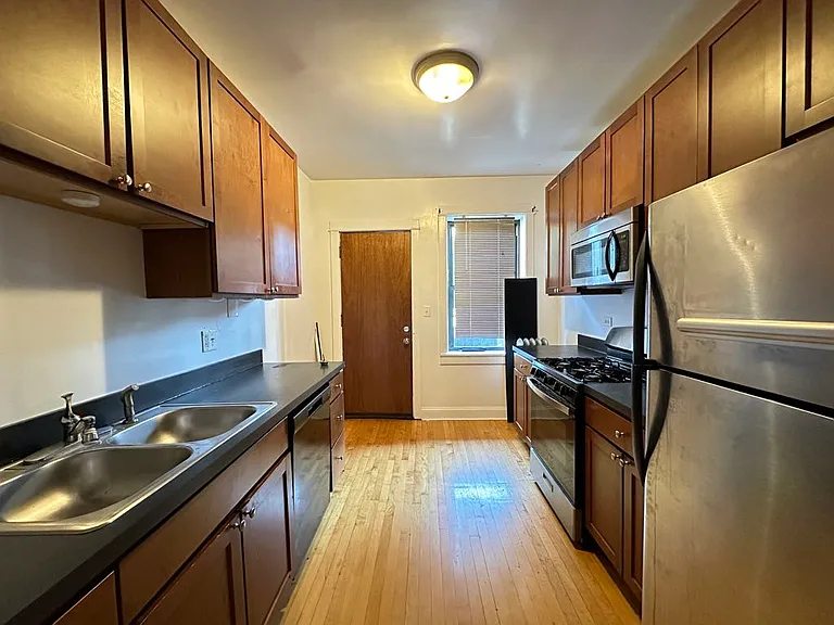 1949 W Cuyler Ave #2 — Photo 2