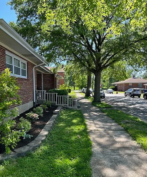 Walk half a block to beautiful Wilmore Park.