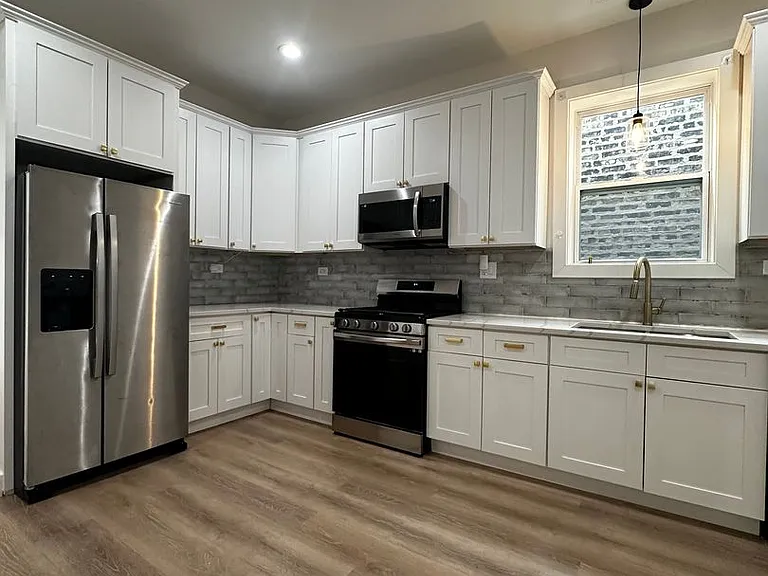 2812 S Pulaski Rd #1 — Photo 4