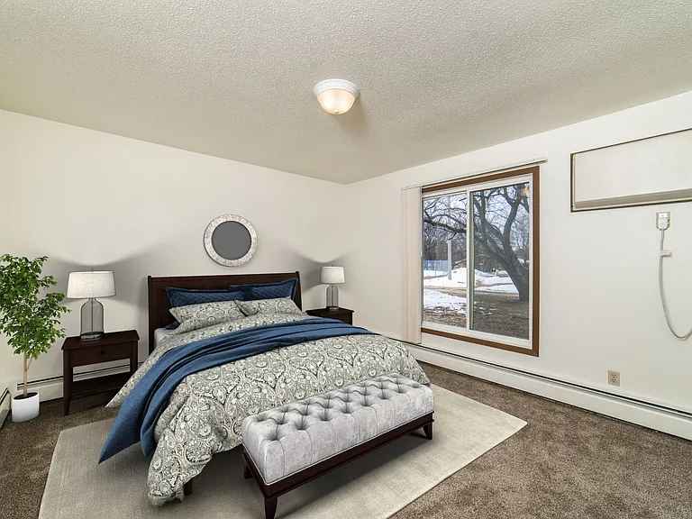 Broadway Apartments — Photo 12