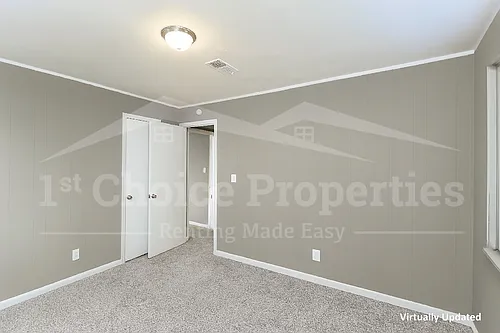 919 27th Ave N Photo 1