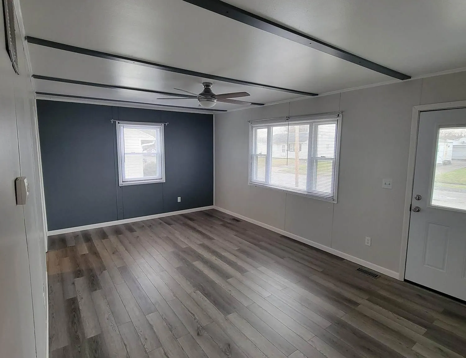 3 bed, 816 sqft, $1,300 — Photo 4