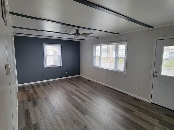 4th image of 908 Barker Dr