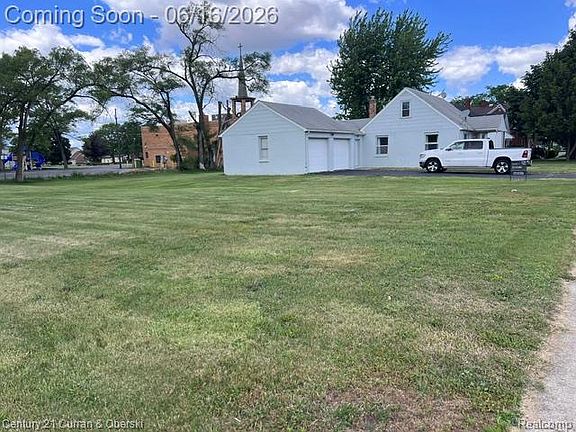 3rd image of 5727 Merriman Rd