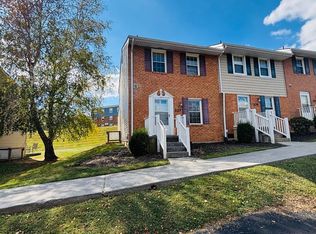 327 New Kent Rd, Blacksburg, VA 24060