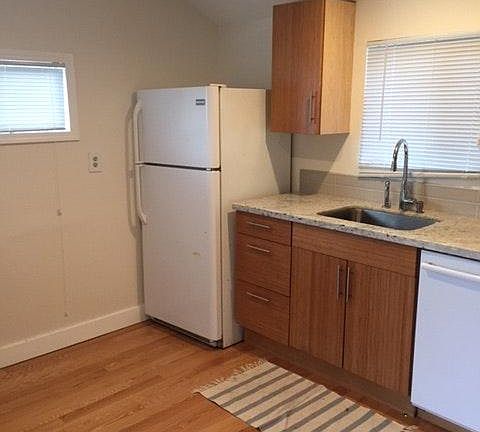 4th image of 3636 1/2 Solano Ave