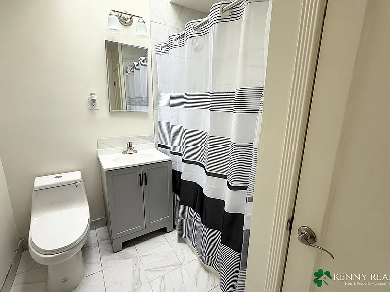 840 Templeton Ave — Photo 11