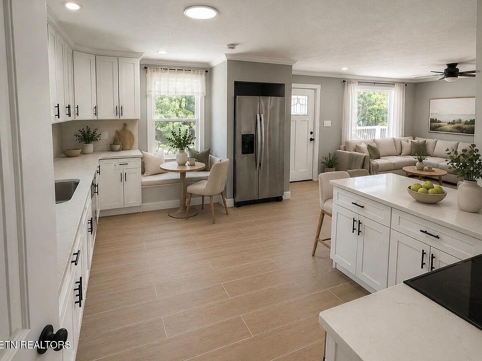 311 1/2 E 1st Ave, Lenoir City, TN 37771 | MLS #1344862 | Zillow