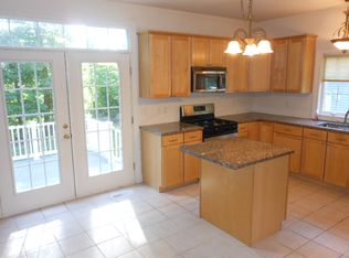 270 Briar Hill Rd, Groton, CT 06340