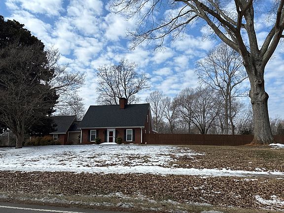 2nd image of 2944 Middlebrook Dr