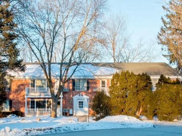 502 Laurel Lake Rd, Thiensville, WI 53092