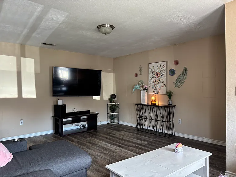 433 Lake Highland Dr — Photo 5
