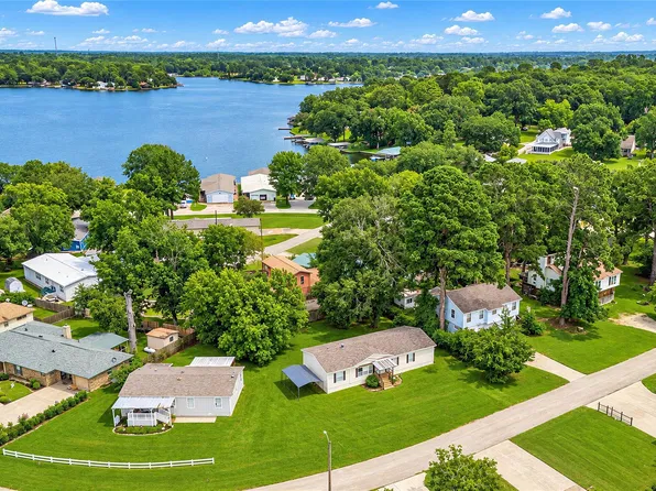 14262 Shadow Bay Dr, Willis, TX 77318