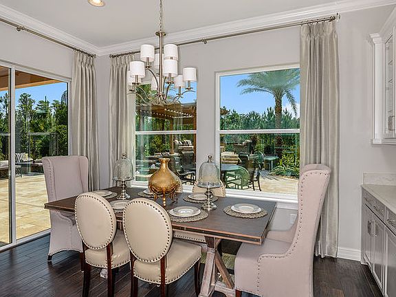 Model Breakfast Nook