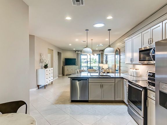 Model Representation Flow-through layout, perfect for entertaining guest