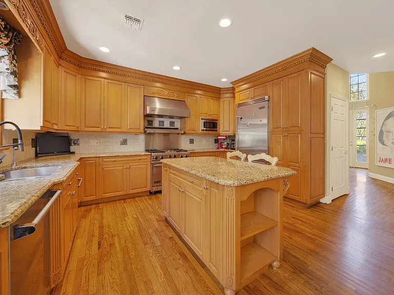 2 Tappanwood Dr — Photo 7