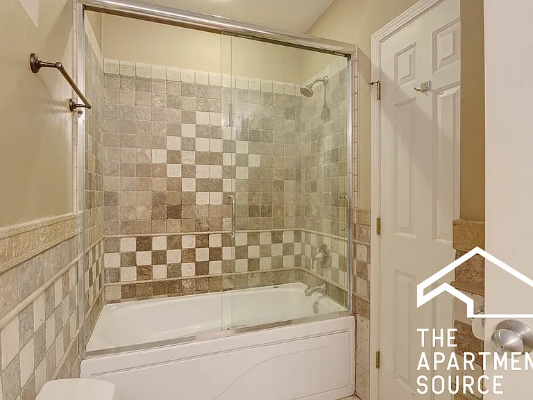 1627 W Grand Ave #1 — Photo 7