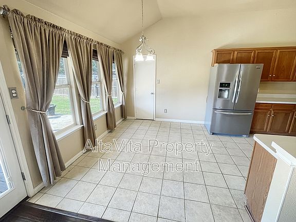 5th image of 412 Parkmere Dr