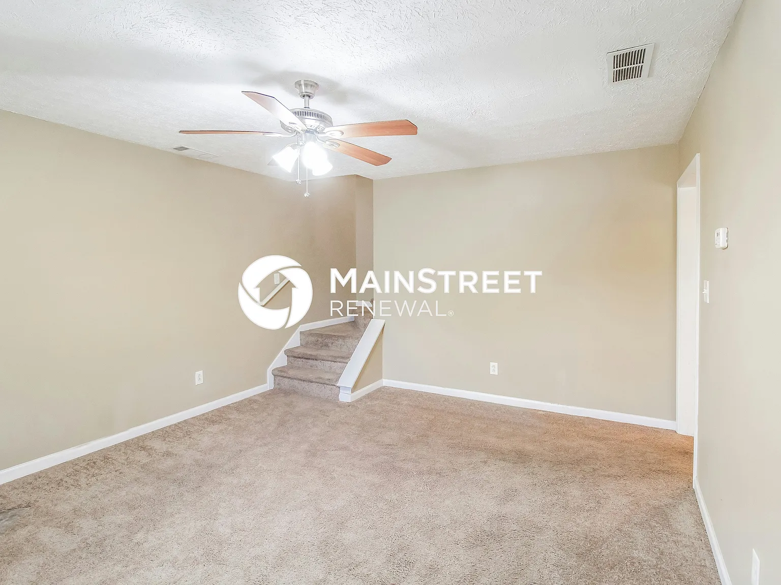 45 Fairclift Dr — Photo 3