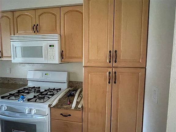 5th image of 2067 Jessamine Ct