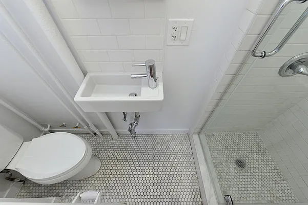 Rented by Aether Property Group | media 26