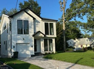 11 Roosevelt Ave, Fanwood, NJ 07023