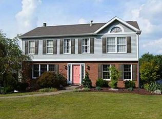 1037 Lakemont Dr, Bridgeville, PA
