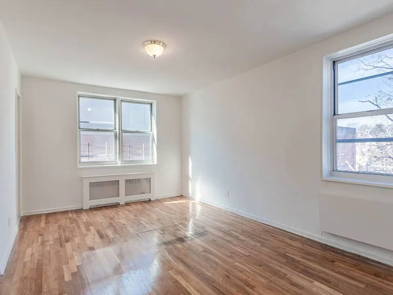 40 Barker Avenue — Photo 7
