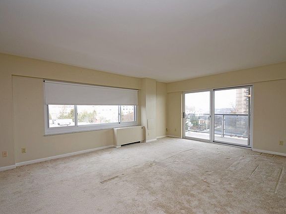 3rd image of 2200 Victory Pkwy APT 908