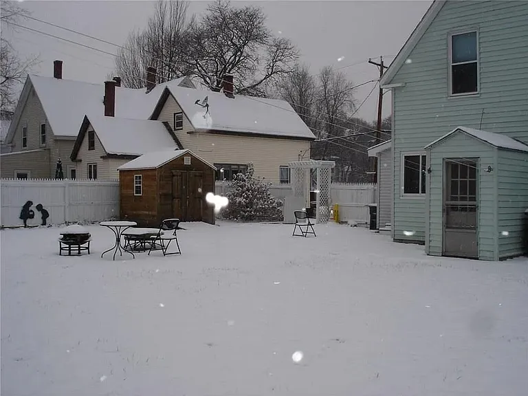 88 E Valentine St #2 — Photo 3