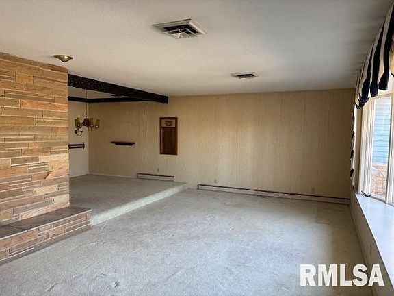 3rd image of 309 Wildwood Dr
