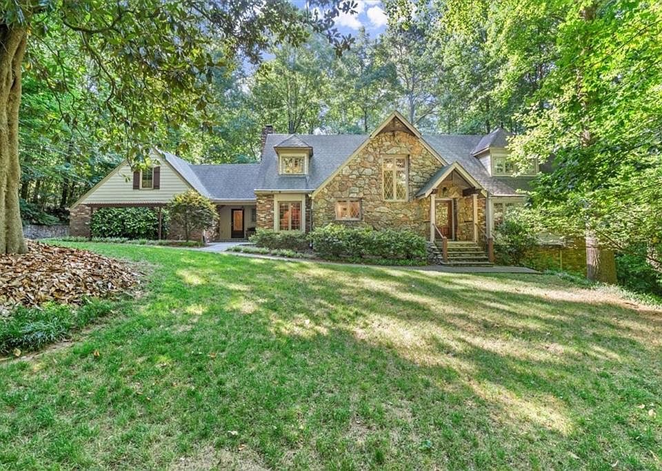 1st image of 18 River Park Dr