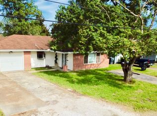 3340 Charles Ave, Groves, TX 77619