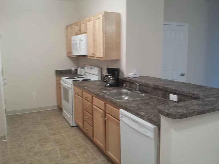 Aquamarine Apartments — Photo 21