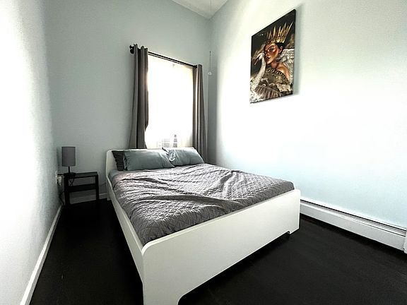 5th image of 1296 Putnam Ave #3